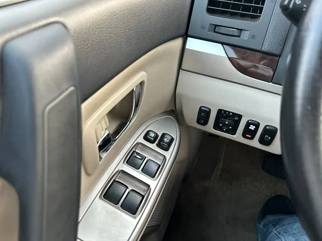 Mitsubishi Pajero (Import) — фото 23