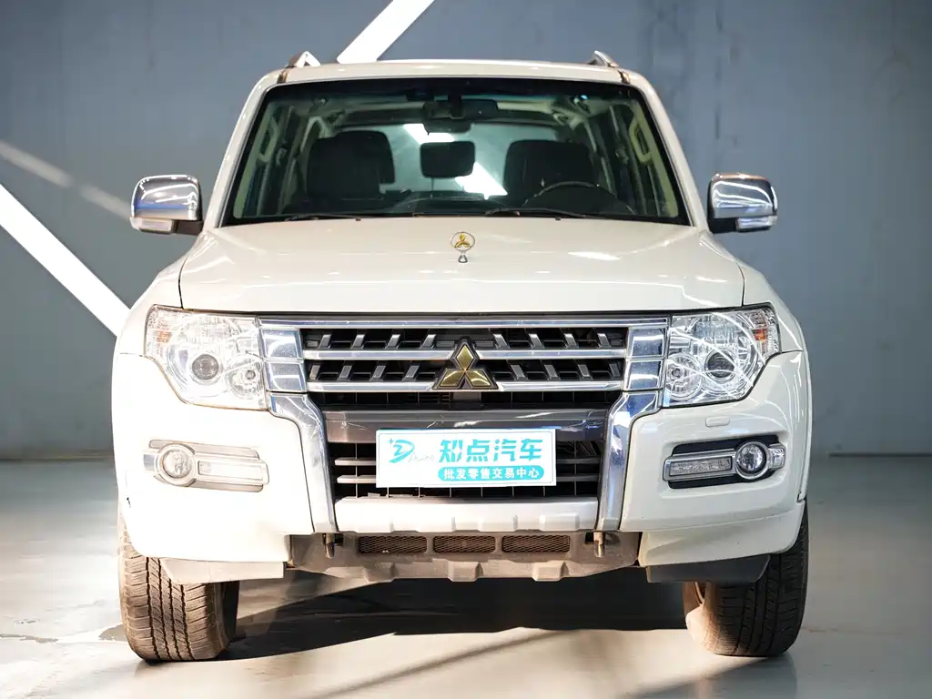 Mitsubishi Pajero (Import) — фото 2