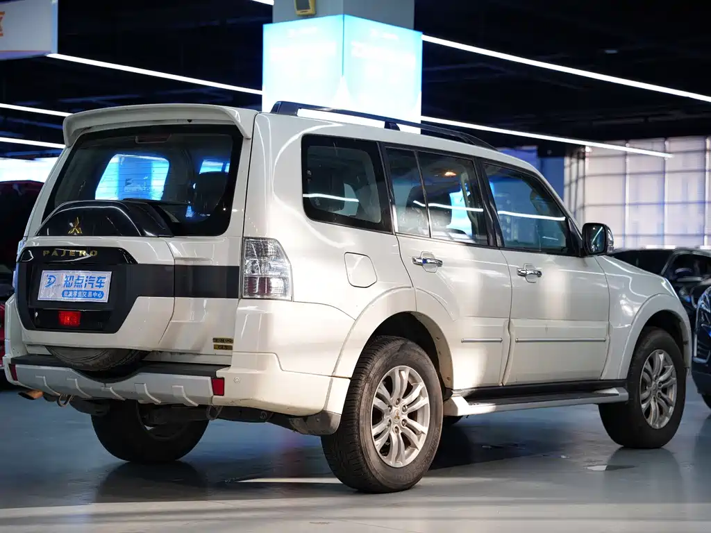 Mitsubishi Pajero (Import) — фото 22