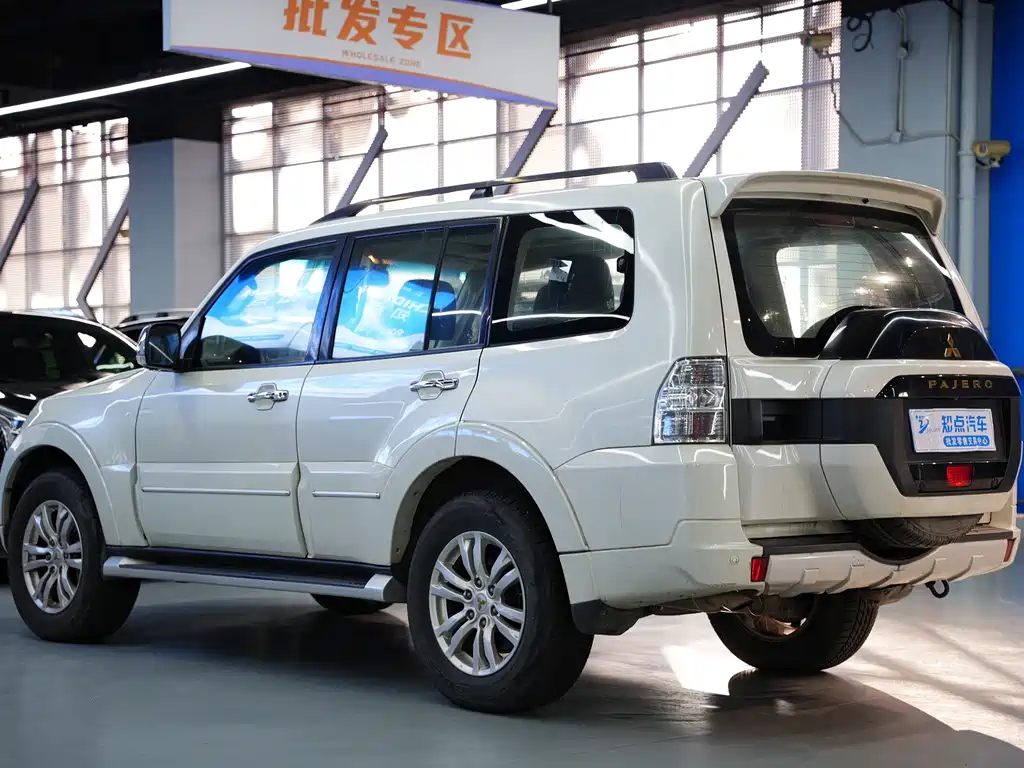 Mitsubishi Pajero (Import) — фото 23