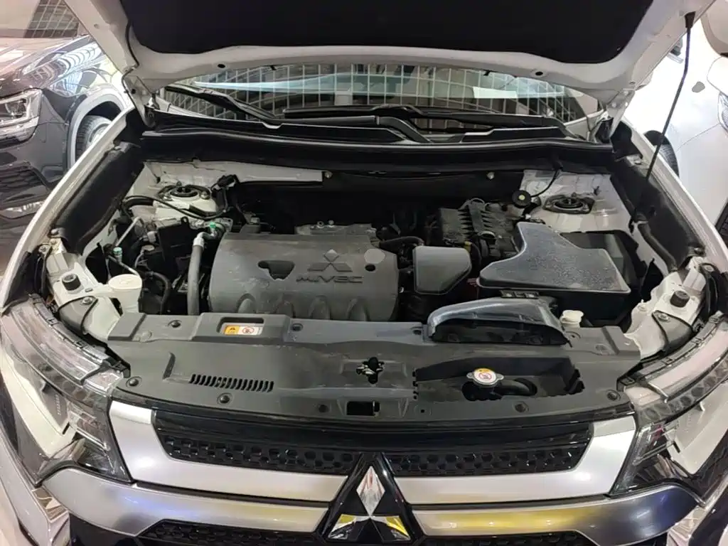 Mitsubishi Outlander — фото 20