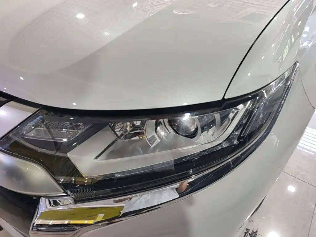 Mitsubishi Outlander — фото 24