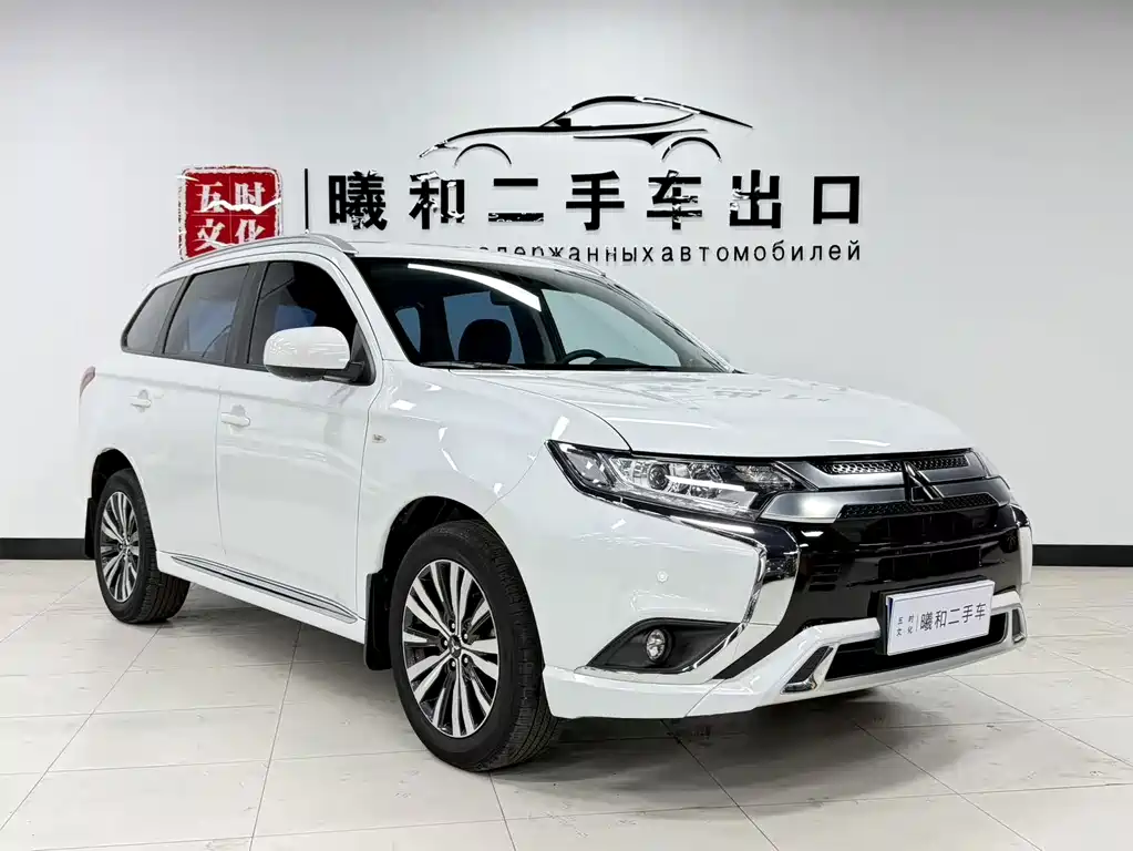 Mitsubishi Outlander — фото 3
