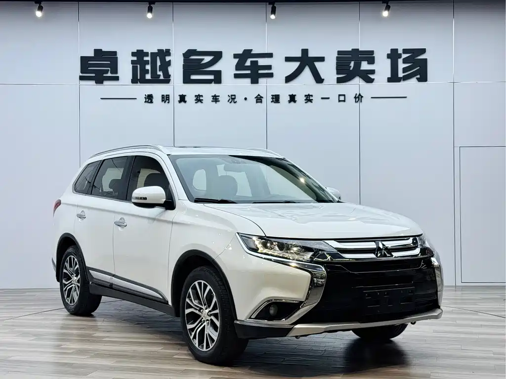 Mitsubishi Outlander — фото 3