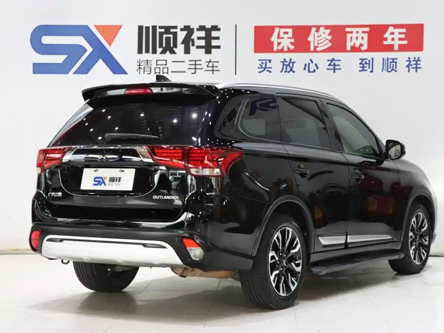 Mitsubishi Outlander — фото 5
