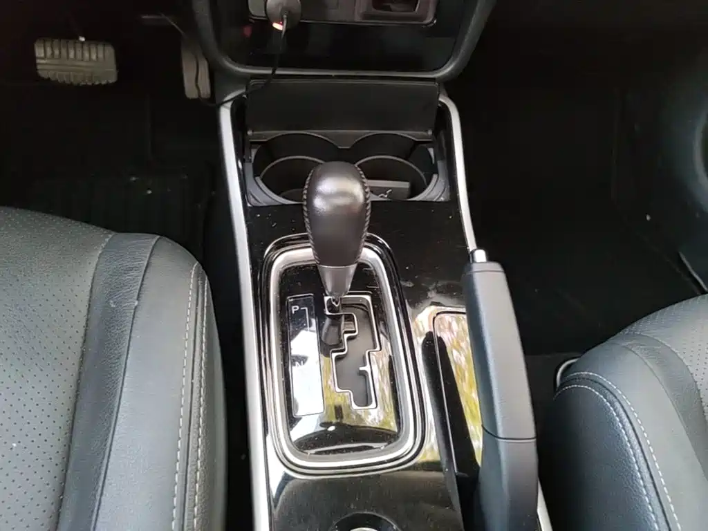 Mitsubishi Outlander — фото 14