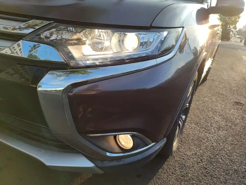 Mitsubishi Outlander — фото 24