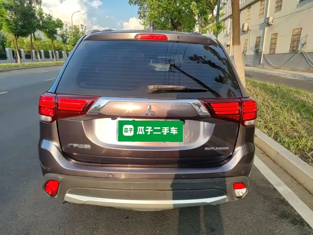 Mitsubishi Outlander — фото 6