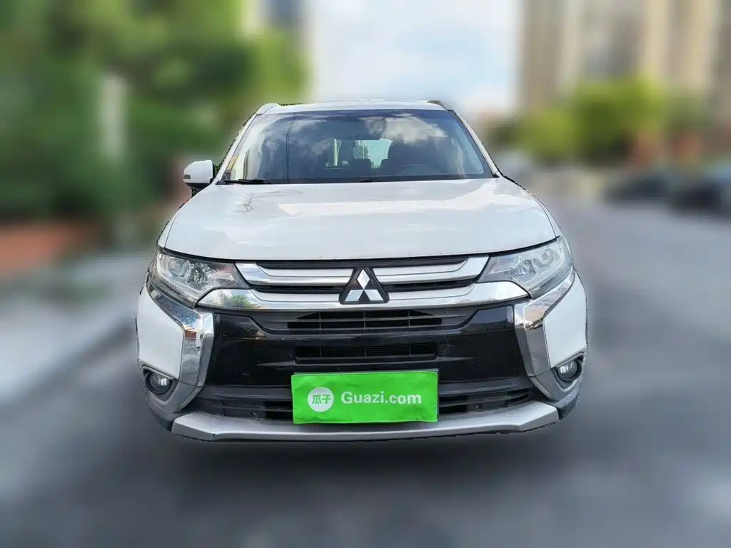 Mitsubishi Outlander — фото 23