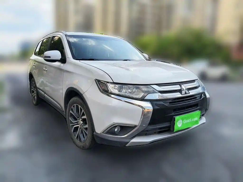 Mitsubishi Outlander — фото 24