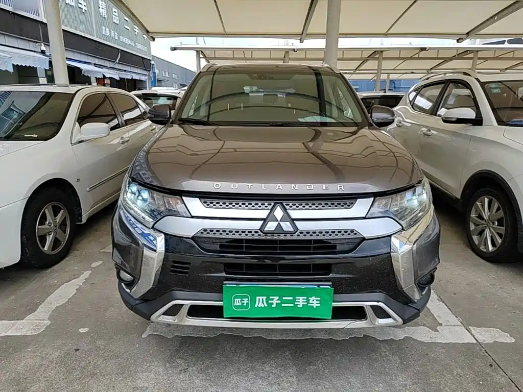 Mitsubishi Outlander — фото 3