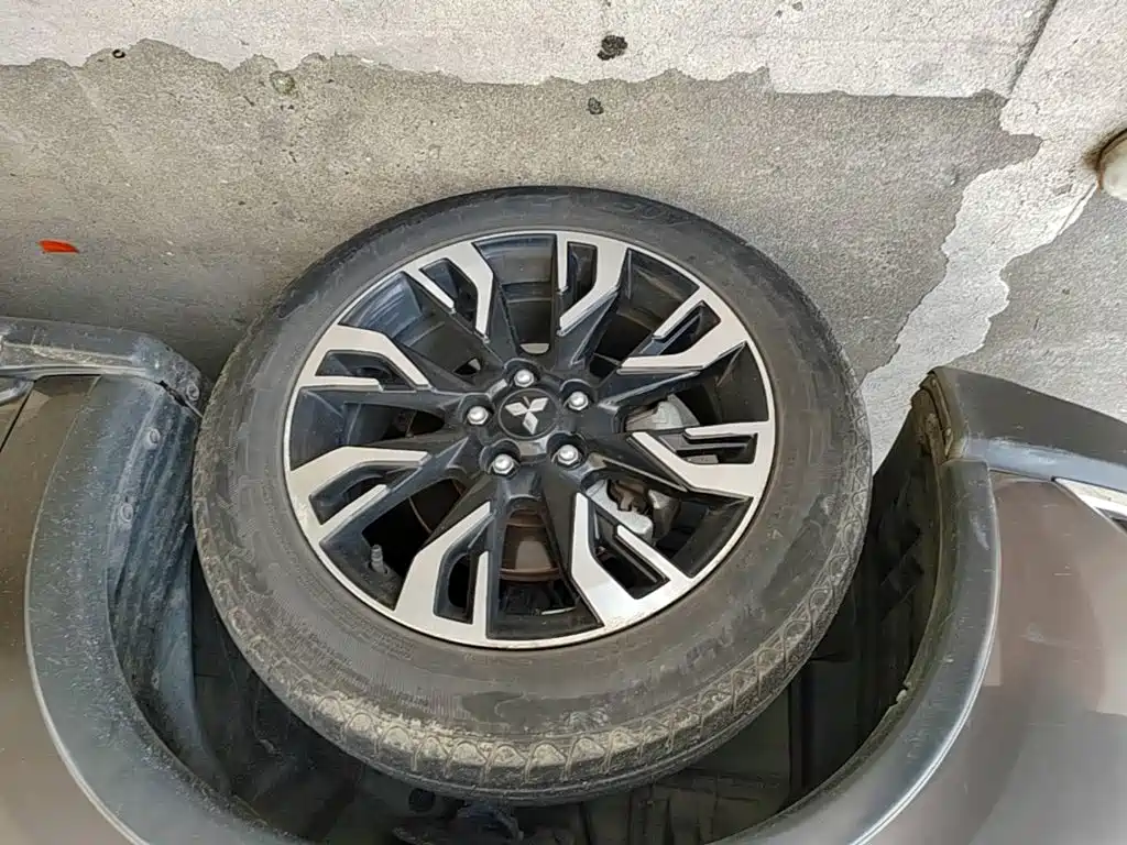 Mitsubishi Outlander — фото 23