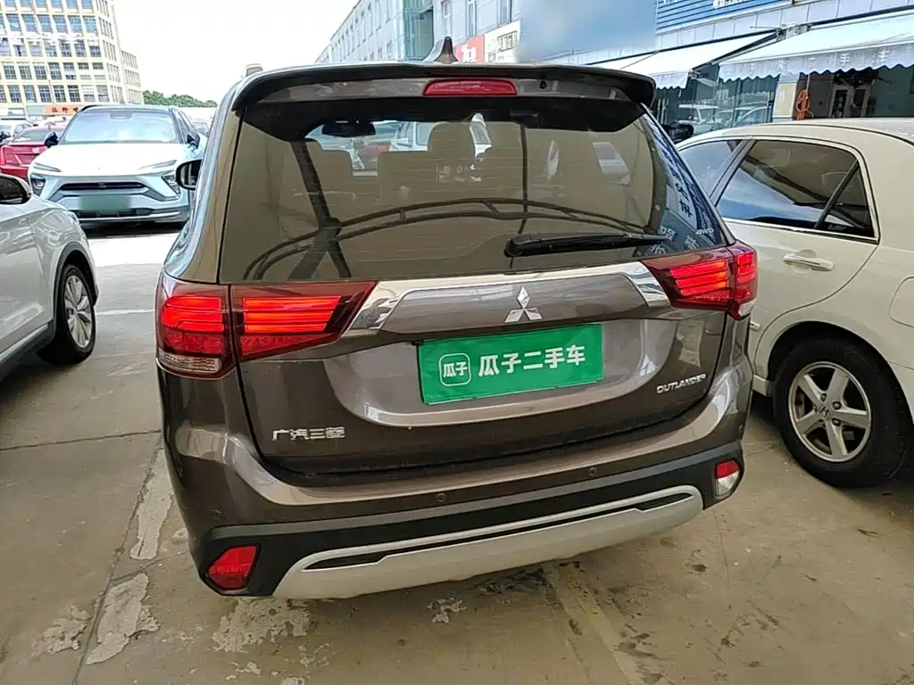 Mitsubishi Outlander — фото 6
