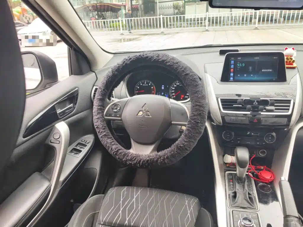 Mitsubishi Eclipse Cross — фото 3