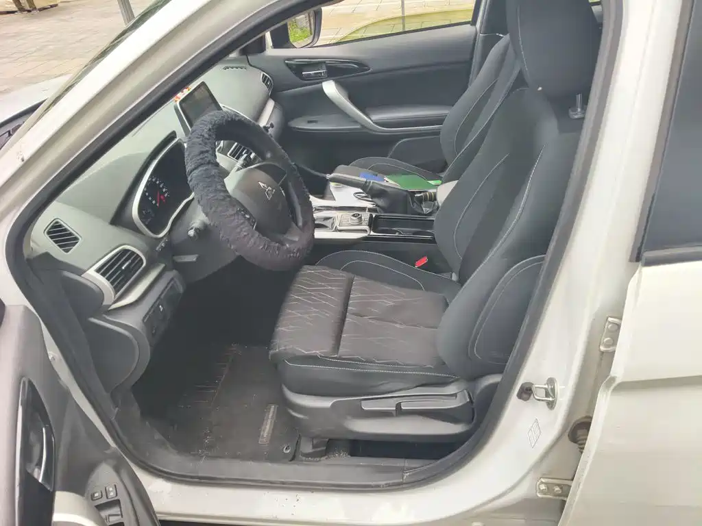 Mitsubishi Eclipse Cross — фото 8