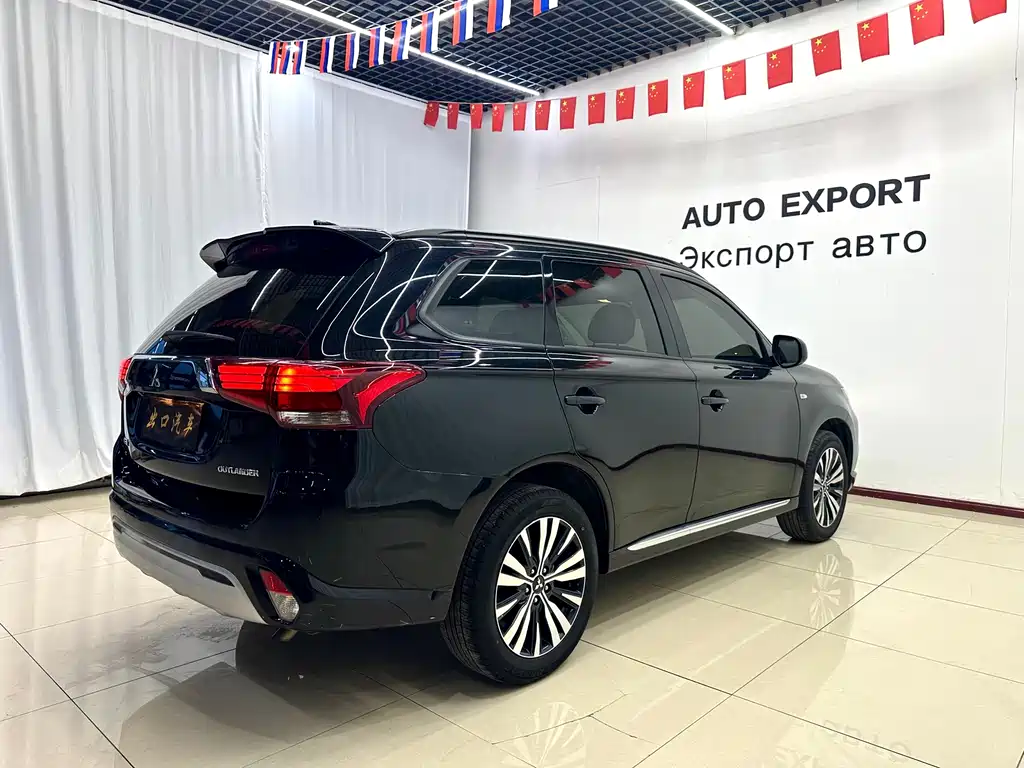 Mitsubishi Outlander — фото 4