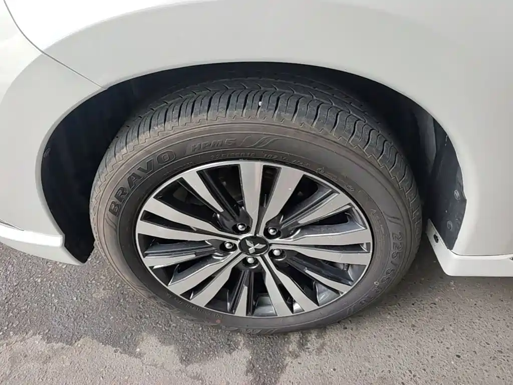 Mitsubishi Outlander — фото 23