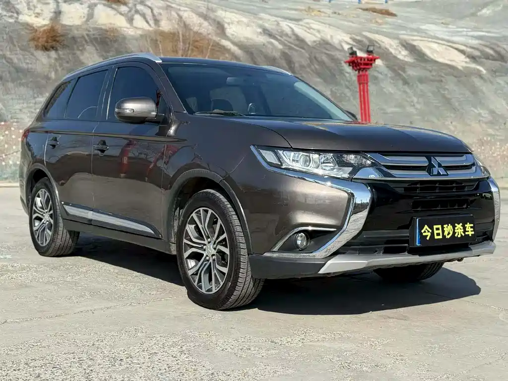 Mitsubishi Outlander — фото 3