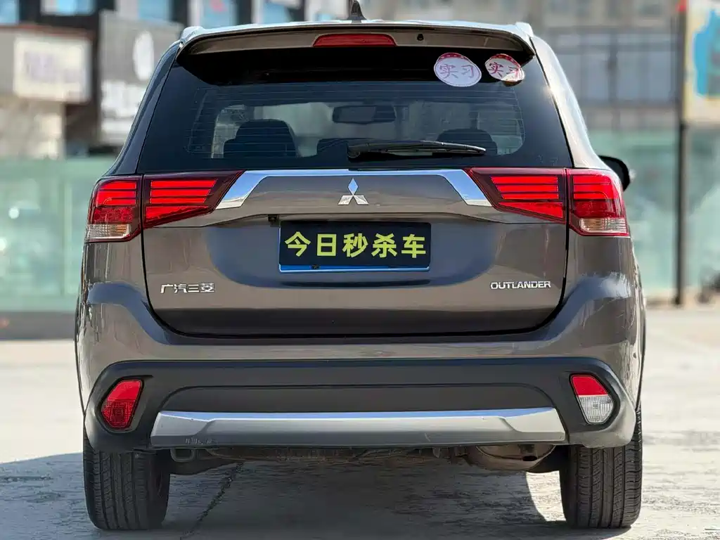 Mitsubishi Outlander — фото 8