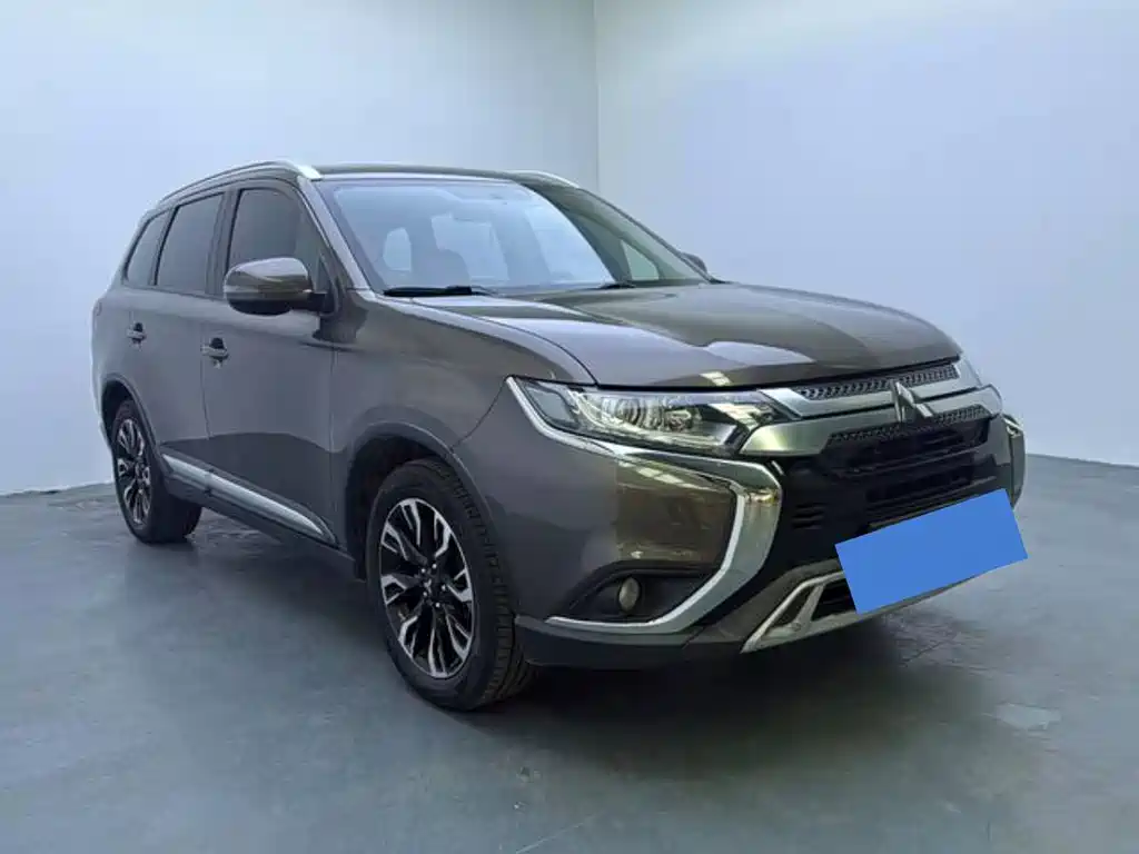 Mitsubishi Outlander — фото 3