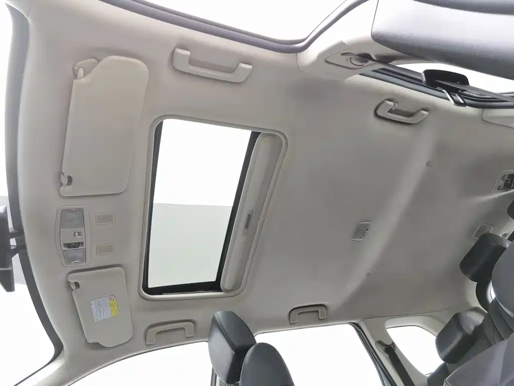 Mitsubishi Outlander — фото 14