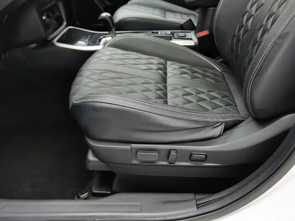 Mitsubishi Outlander — фото 20