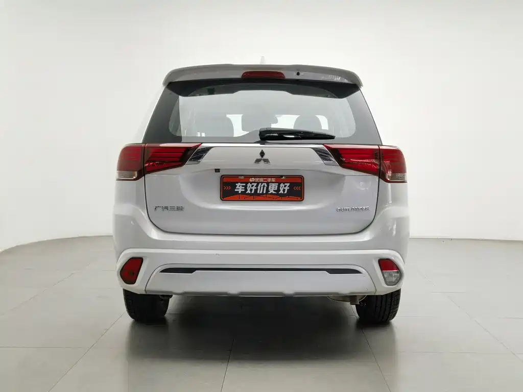 Mitsubishi Outlander — фото 4