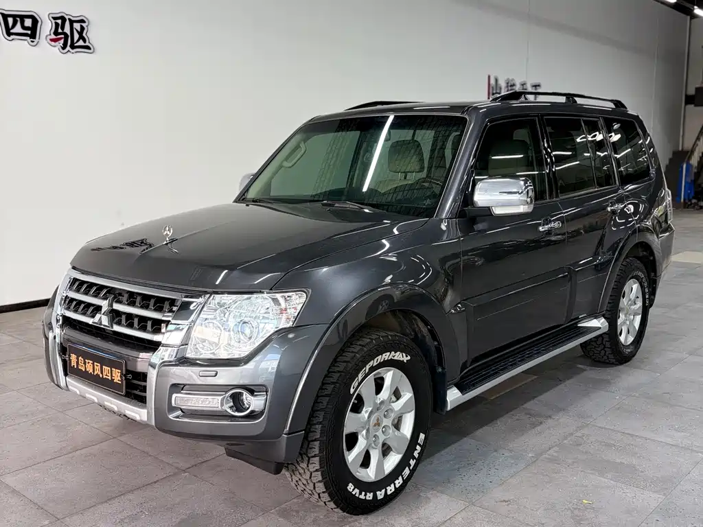 Mitsubishi Pajero (Import) — фото 2
