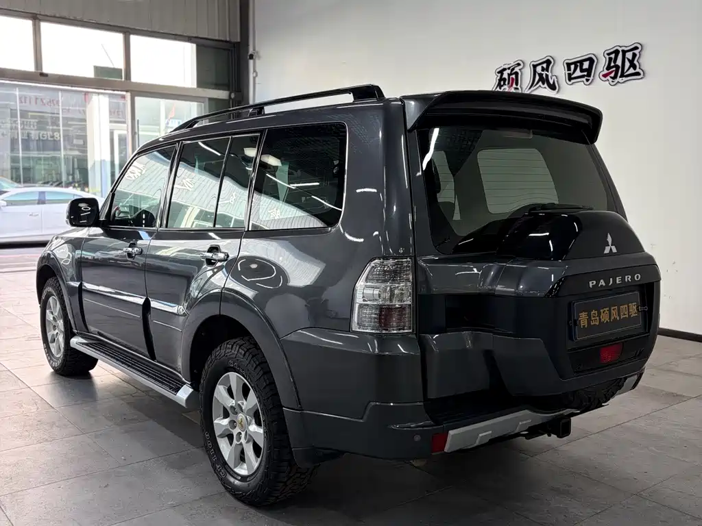 Mitsubishi Pajero (Import) — фото 3