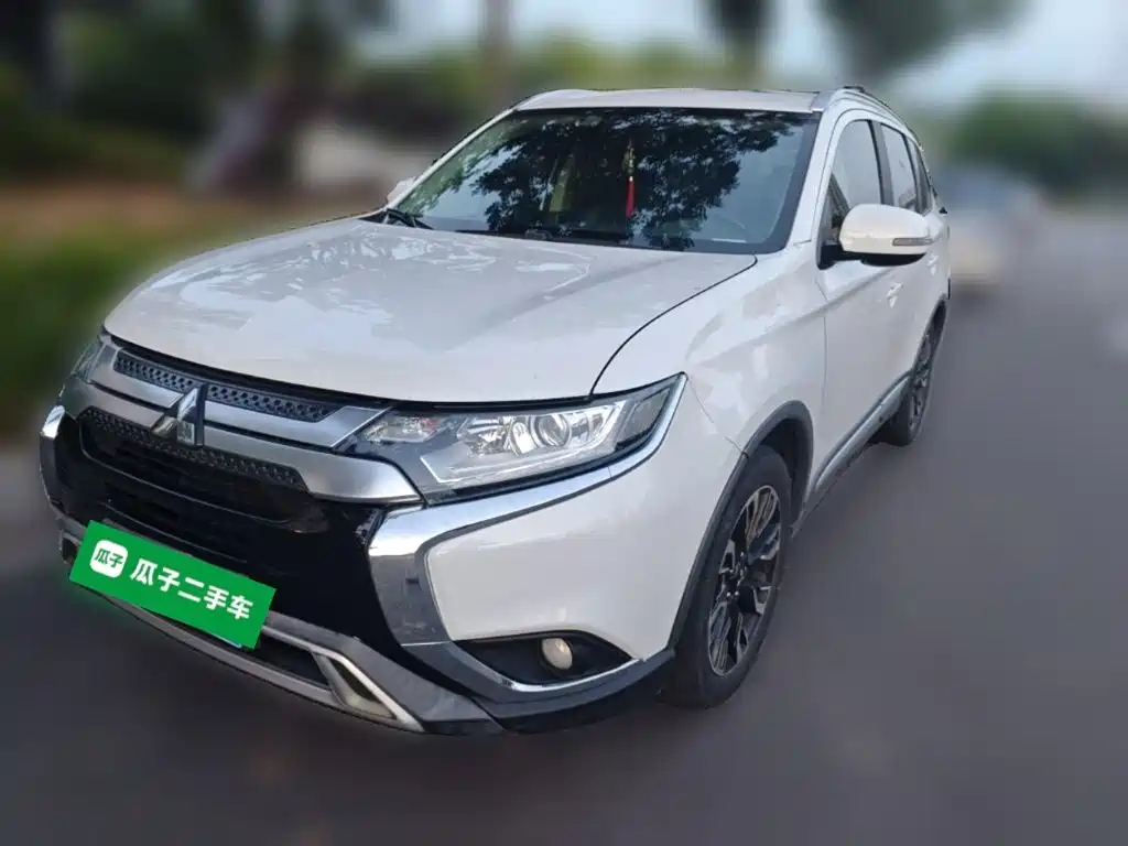 Mitsubishi Outlander — фото 2