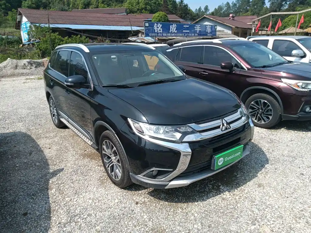 Mitsubishi Outlander — фото 22