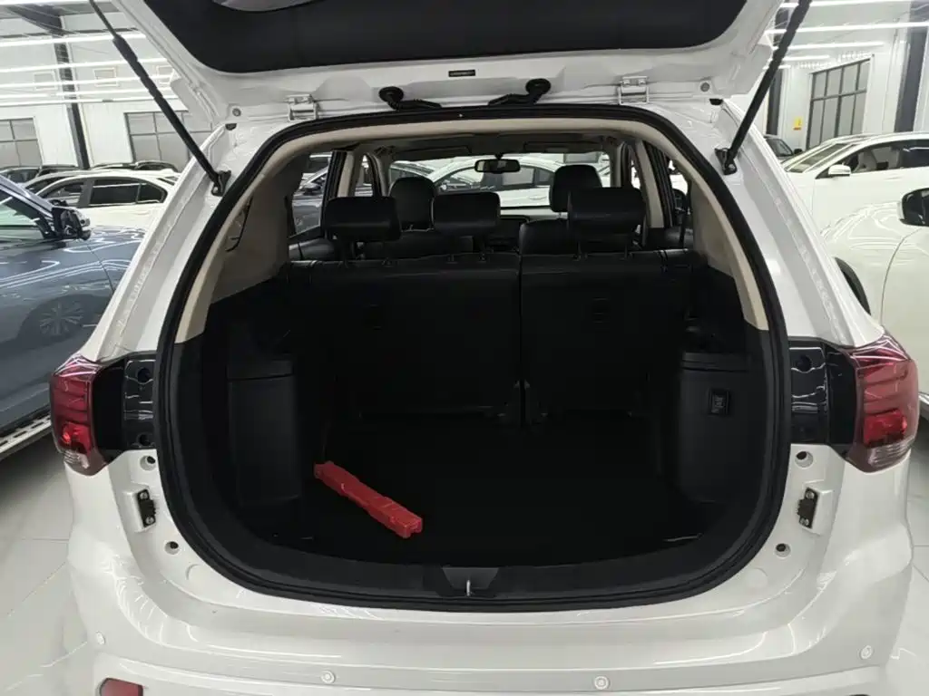 Mitsubishi Outlander — фото 19
