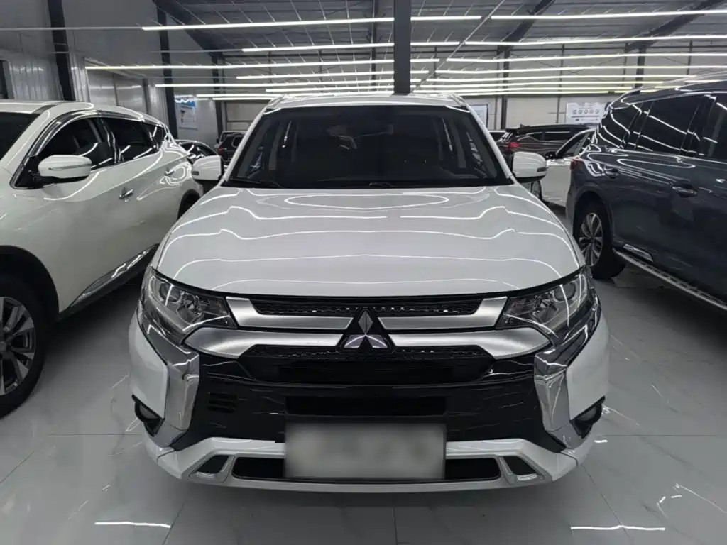 Mitsubishi Outlander — фото 3