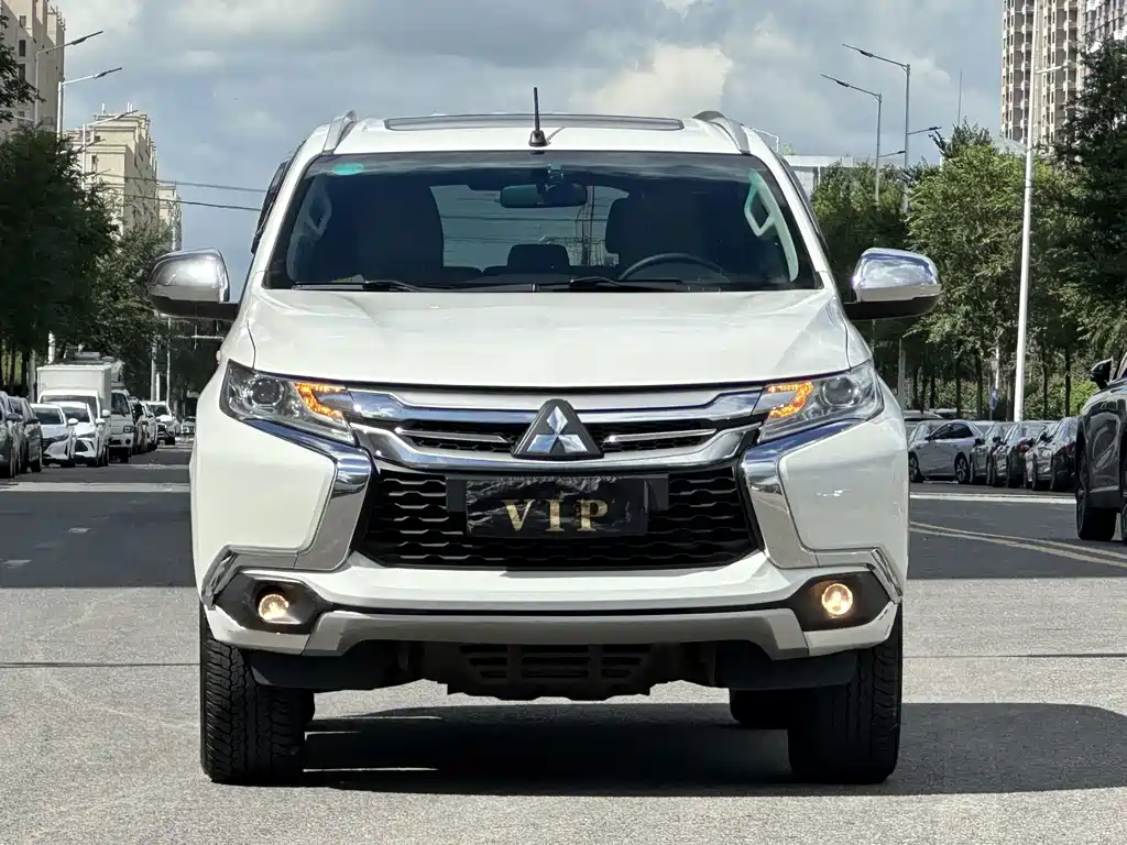 Mitsubishi Pajero Sport (Import) — фото 2