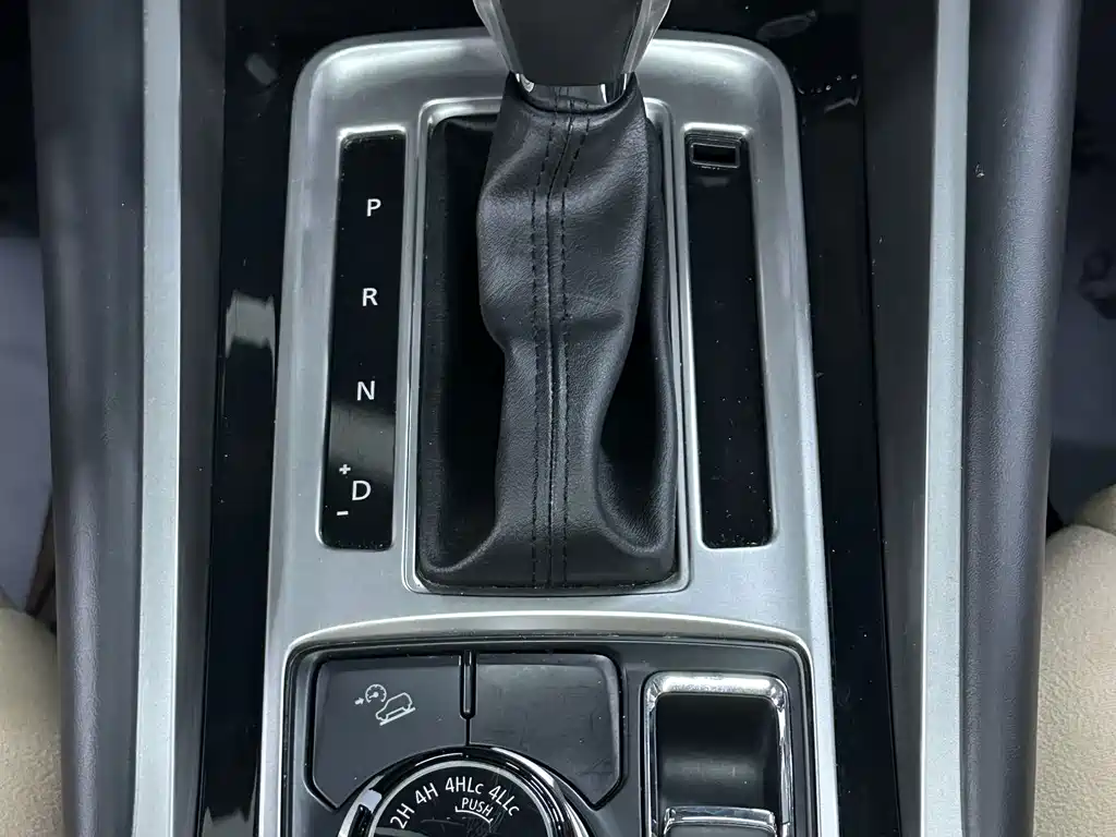 Mitsubishi Pajero Sport (Import) — фото 26