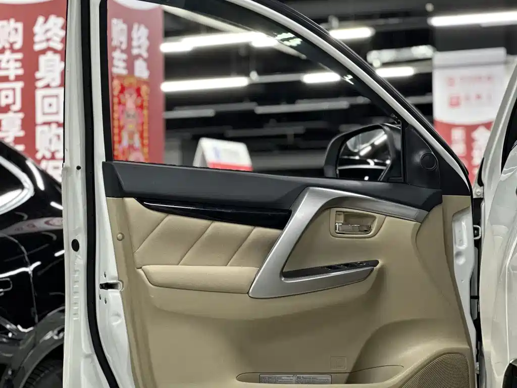 Mitsubishi Pajero Sport (Import) — фото 30