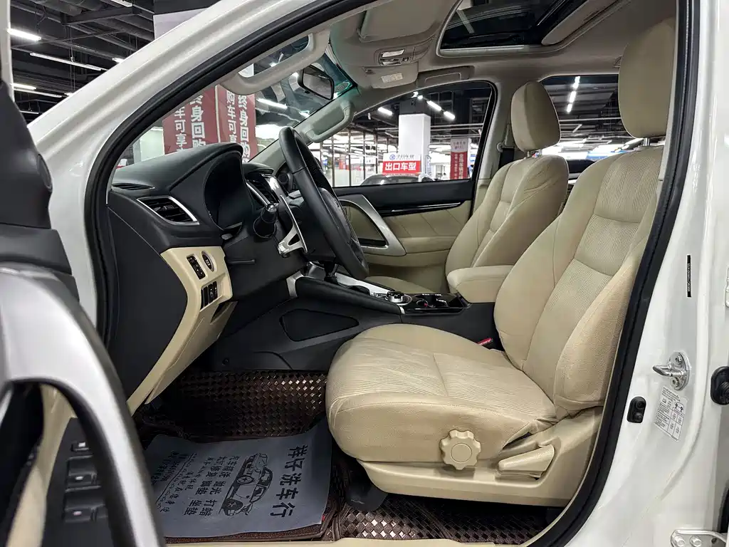 Mitsubishi Pajero Sport (Import) — фото 31