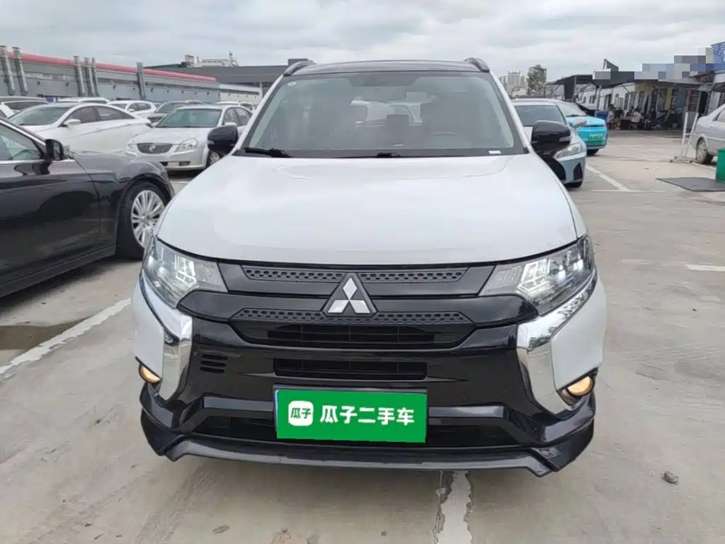 Mitsubishi Outlander — фото 3