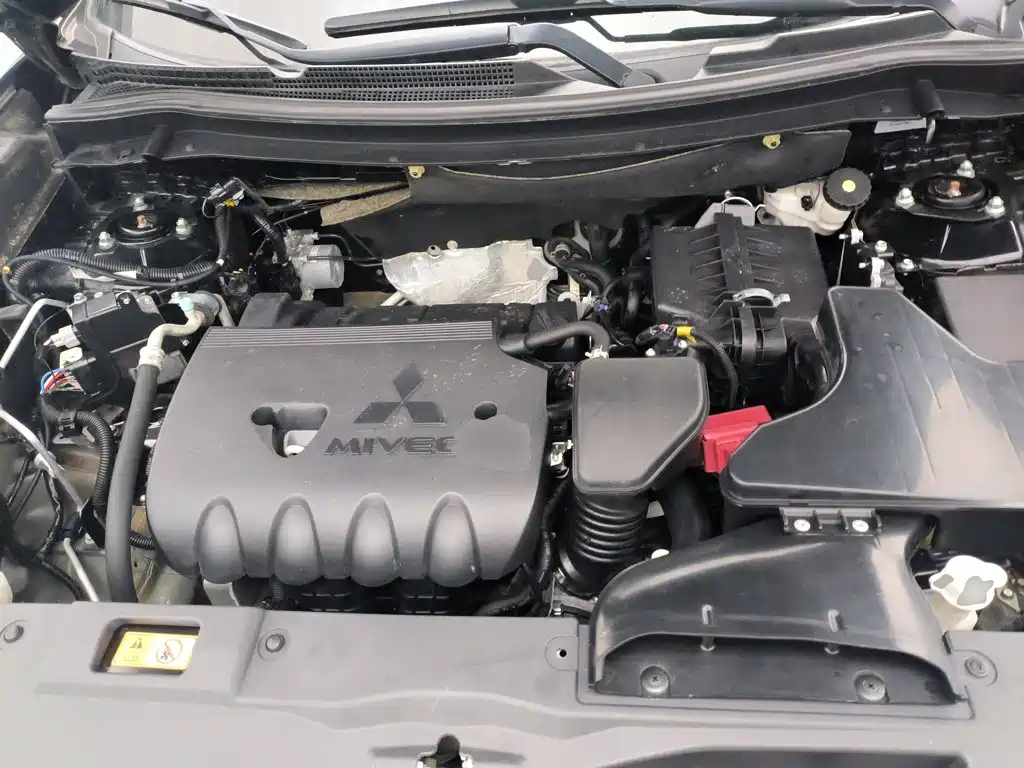 Mitsubishi Outlander — фото 17