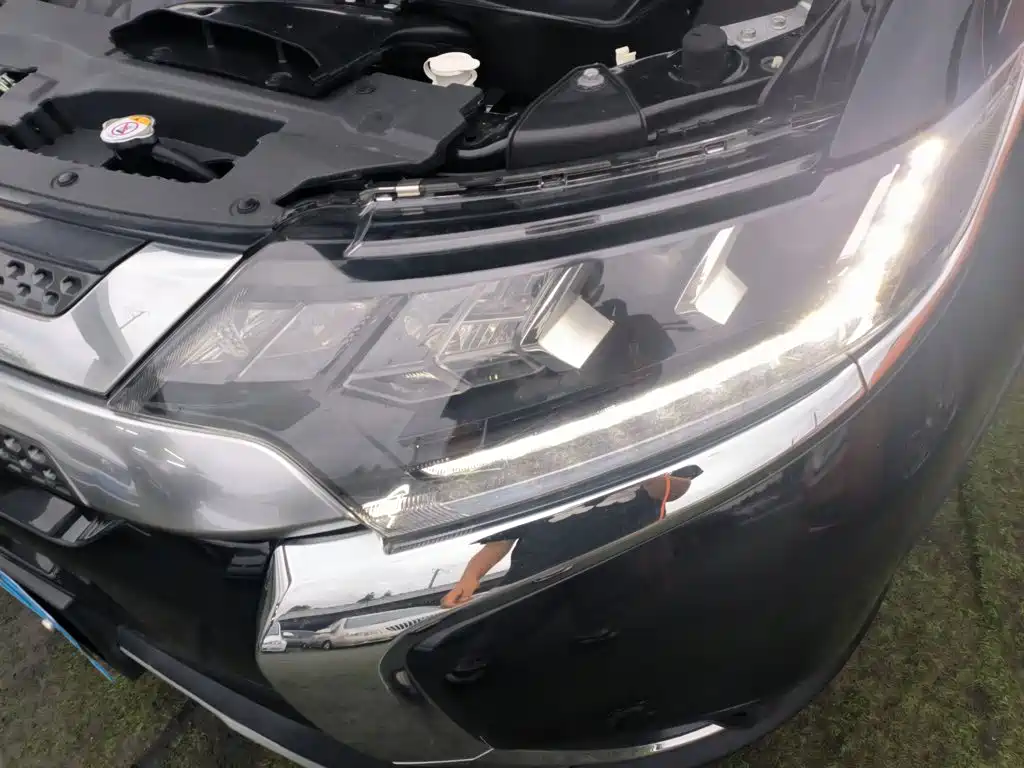 Mitsubishi Outlander — фото 19