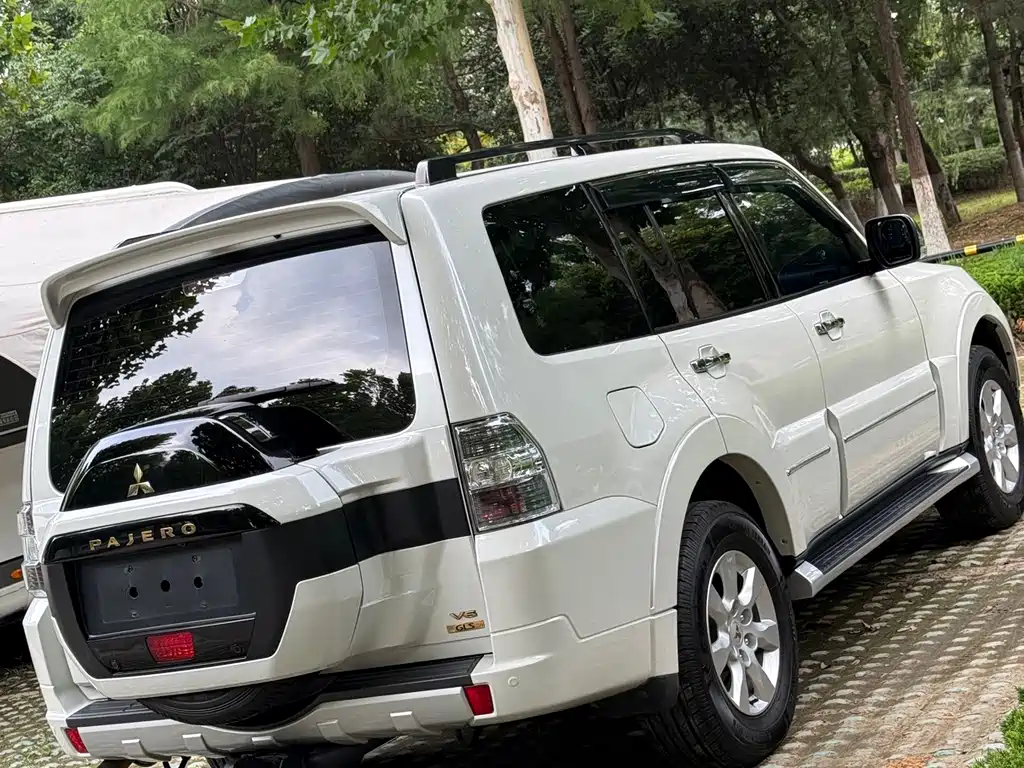 Mitsubishi Pajero (Import) — фото 5