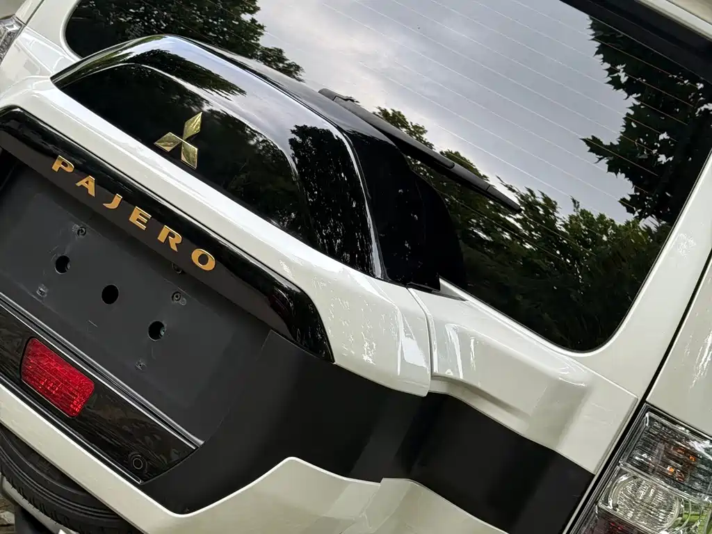 Mitsubishi Pajero (Import) — фото 7