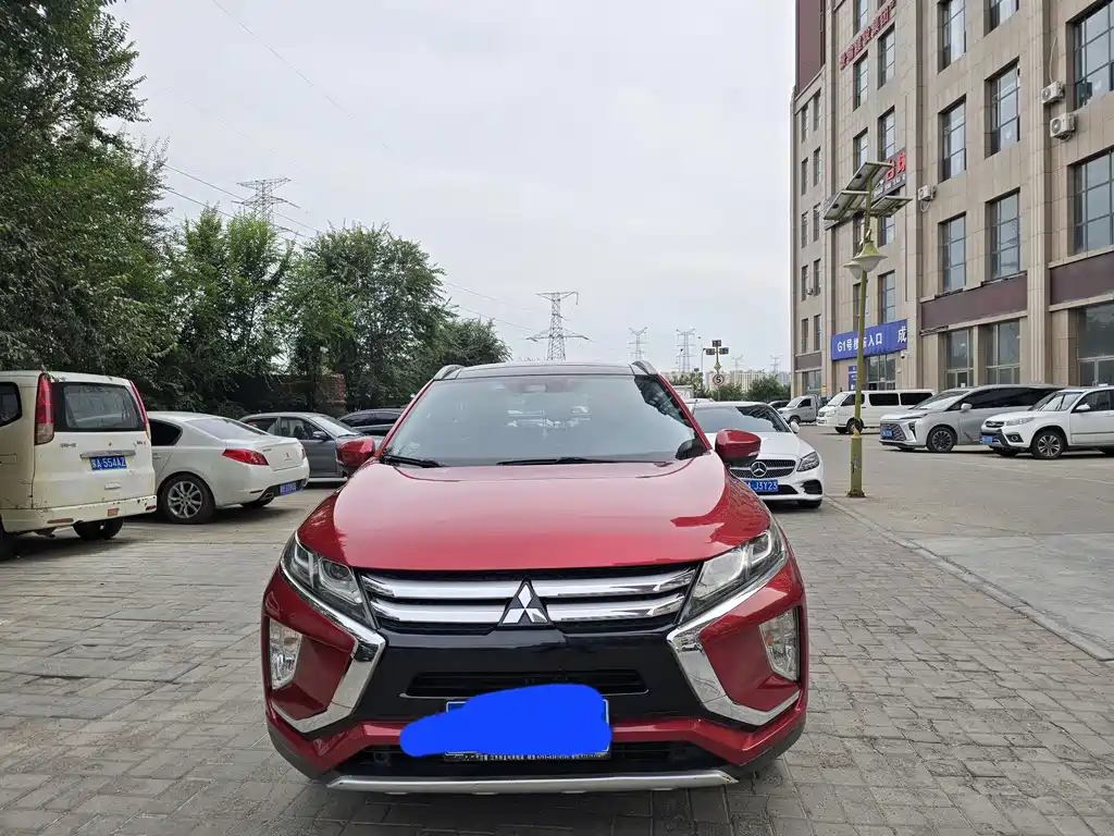 Mitsubishi Eclipse Cross — фото 2