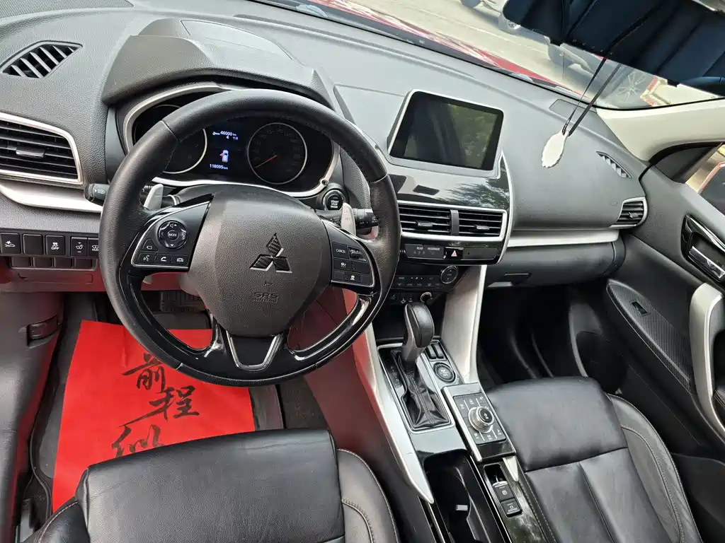 Mitsubishi Eclipse Cross — фото 8