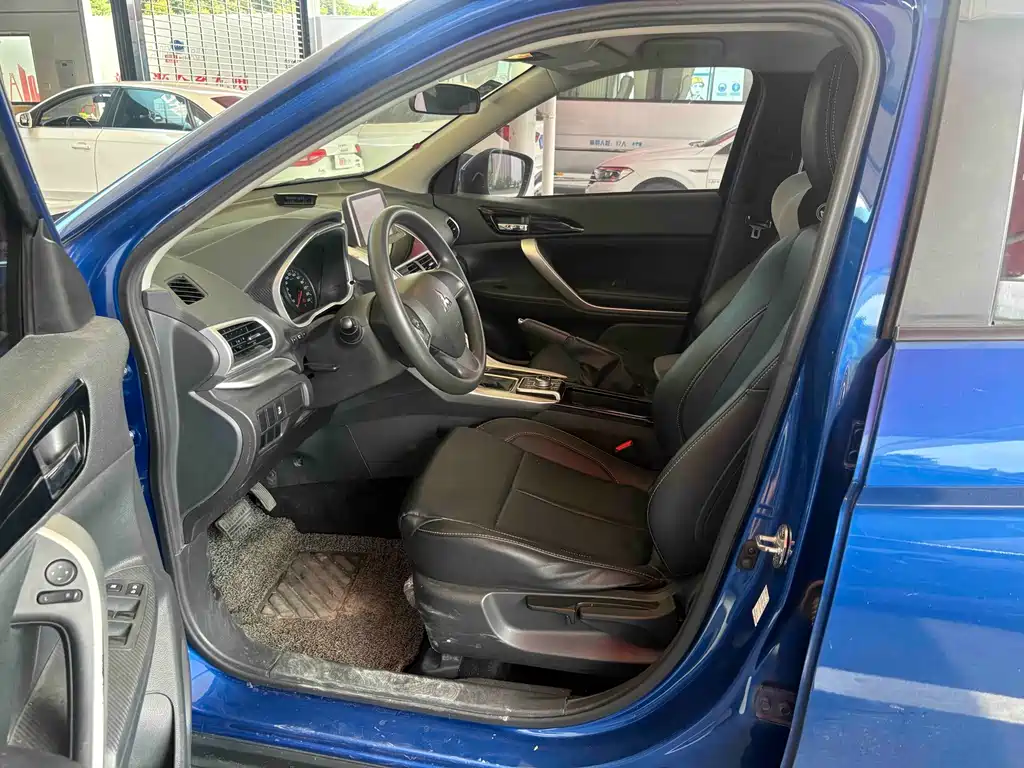 Mitsubishi Eclipse Cross — фото 4