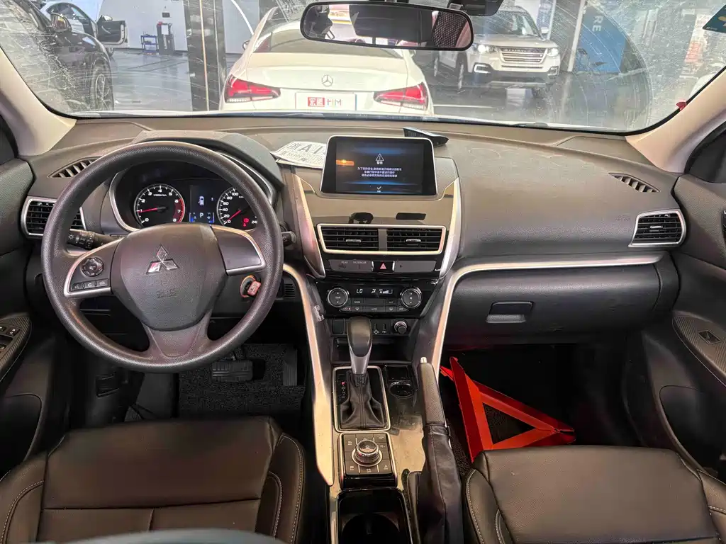 Mitsubishi Eclipse Cross — фото 5