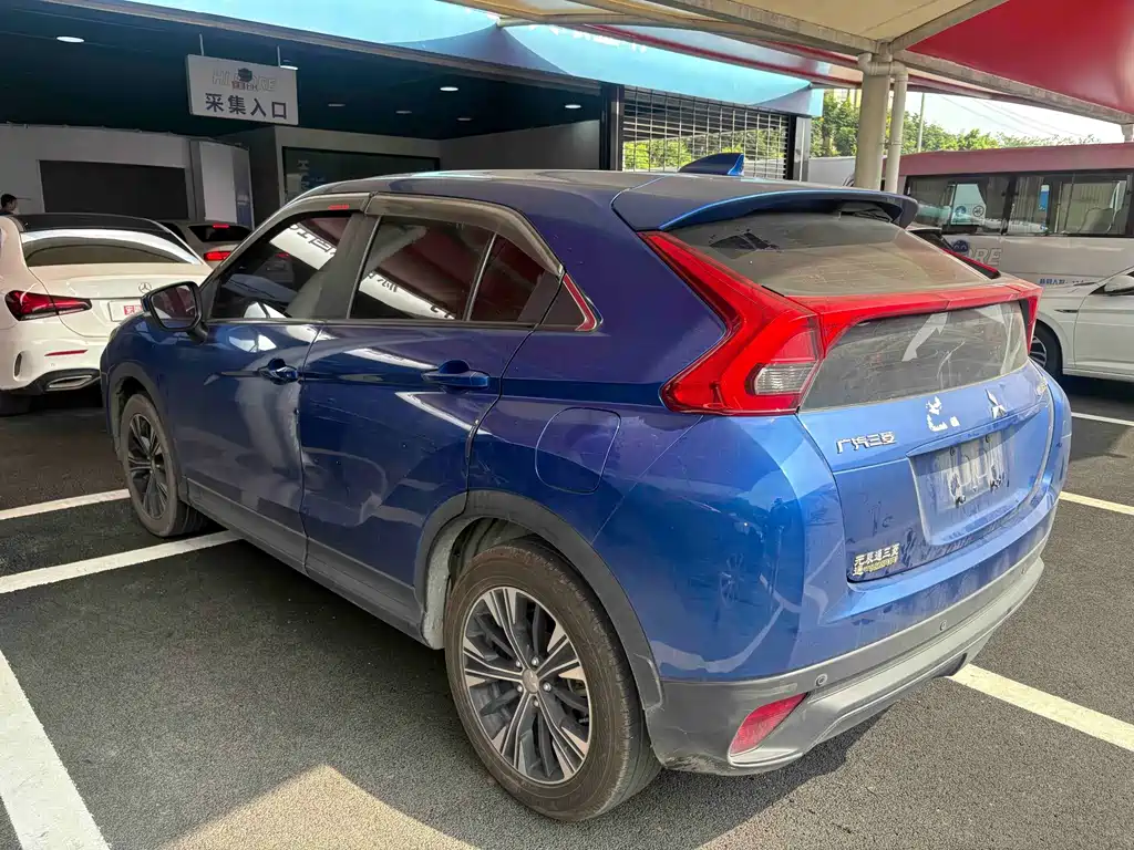 Mitsubishi Eclipse Cross — фото 7