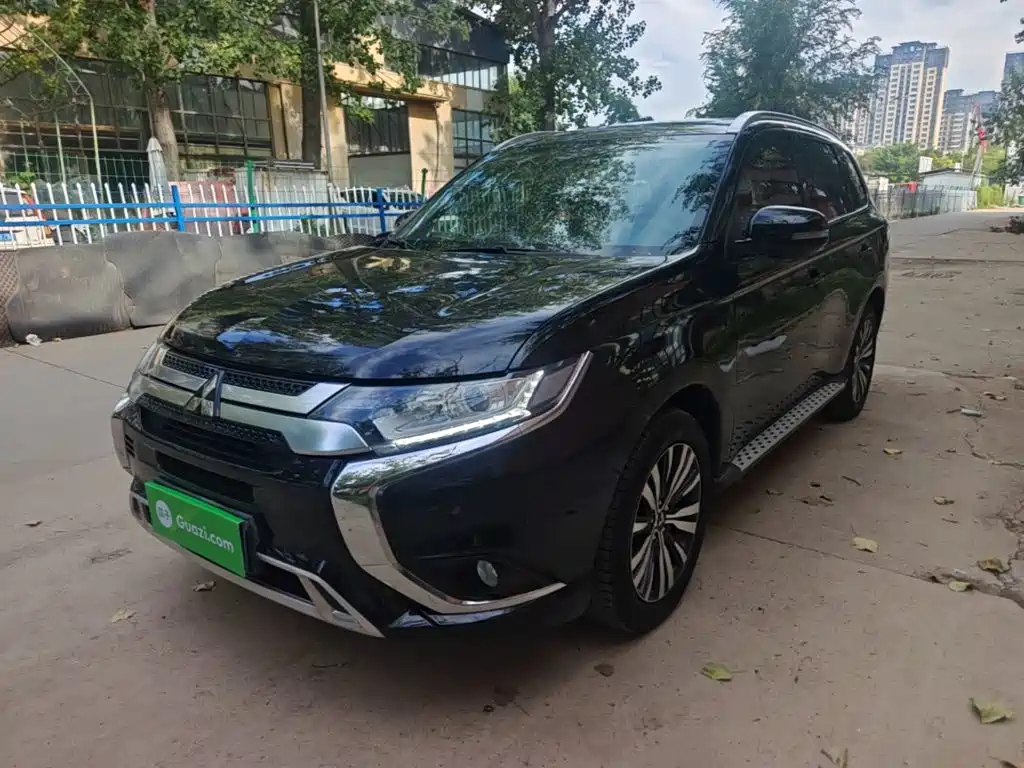 Mitsubishi Outlander — фото 2