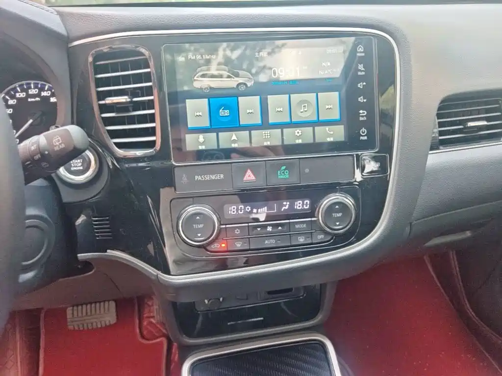 Mitsubishi Outlander — фото 13