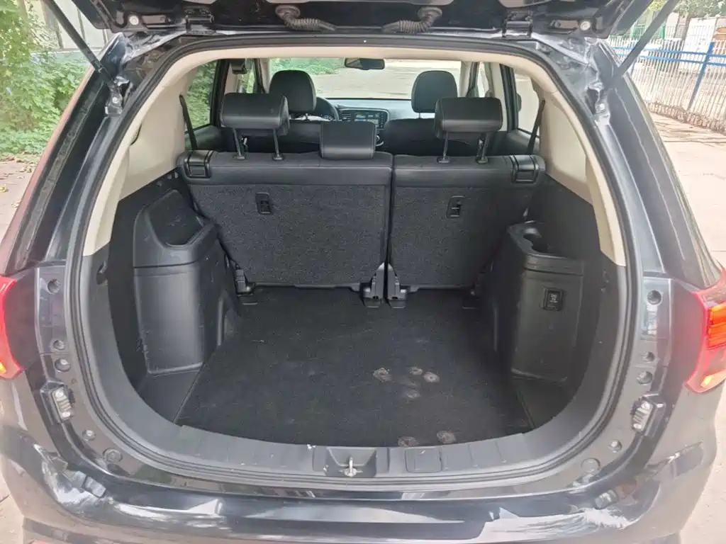 Mitsubishi Outlander — фото 19